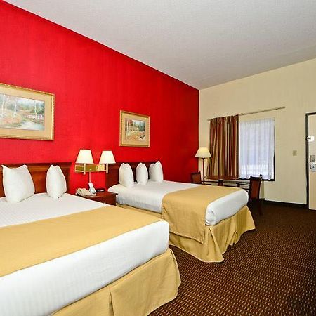 Manchester Heritage Inn & Suites Bagian luar foto