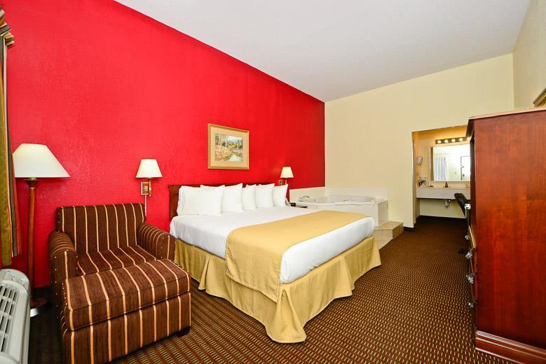 Manchester Heritage Inn & Suites Bagian luar foto