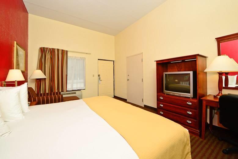 Manchester Heritage Inn & Suites Bagian luar foto