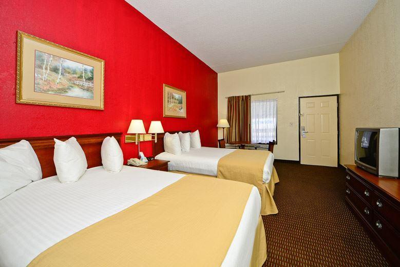 Manchester Heritage Inn & Suites Bagian luar foto