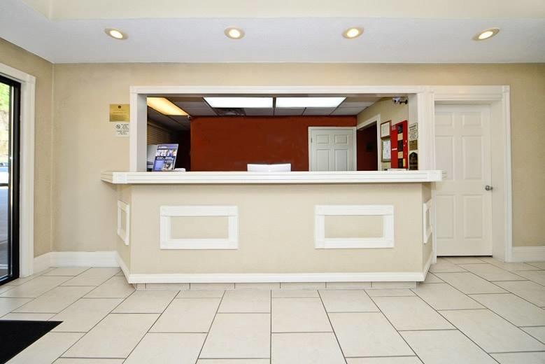 Manchester Heritage Inn & Suites Bagian luar foto